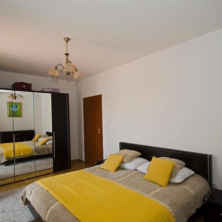 Rooms Leda Vrlika Zewnętrze zdjęcie