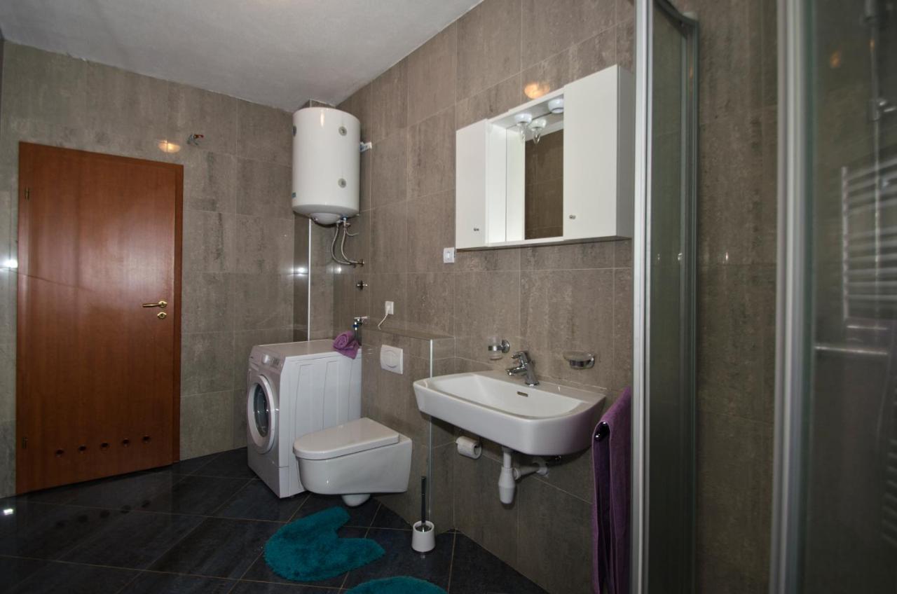 Rooms Leda Vrlika Zewnętrze zdjęcie