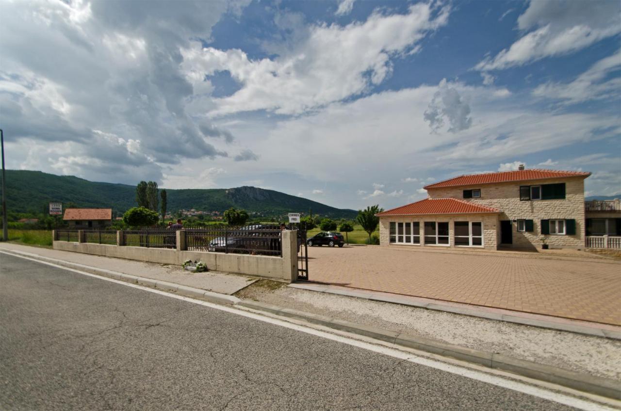 Rooms Leda Vrlika Zewnętrze zdjęcie