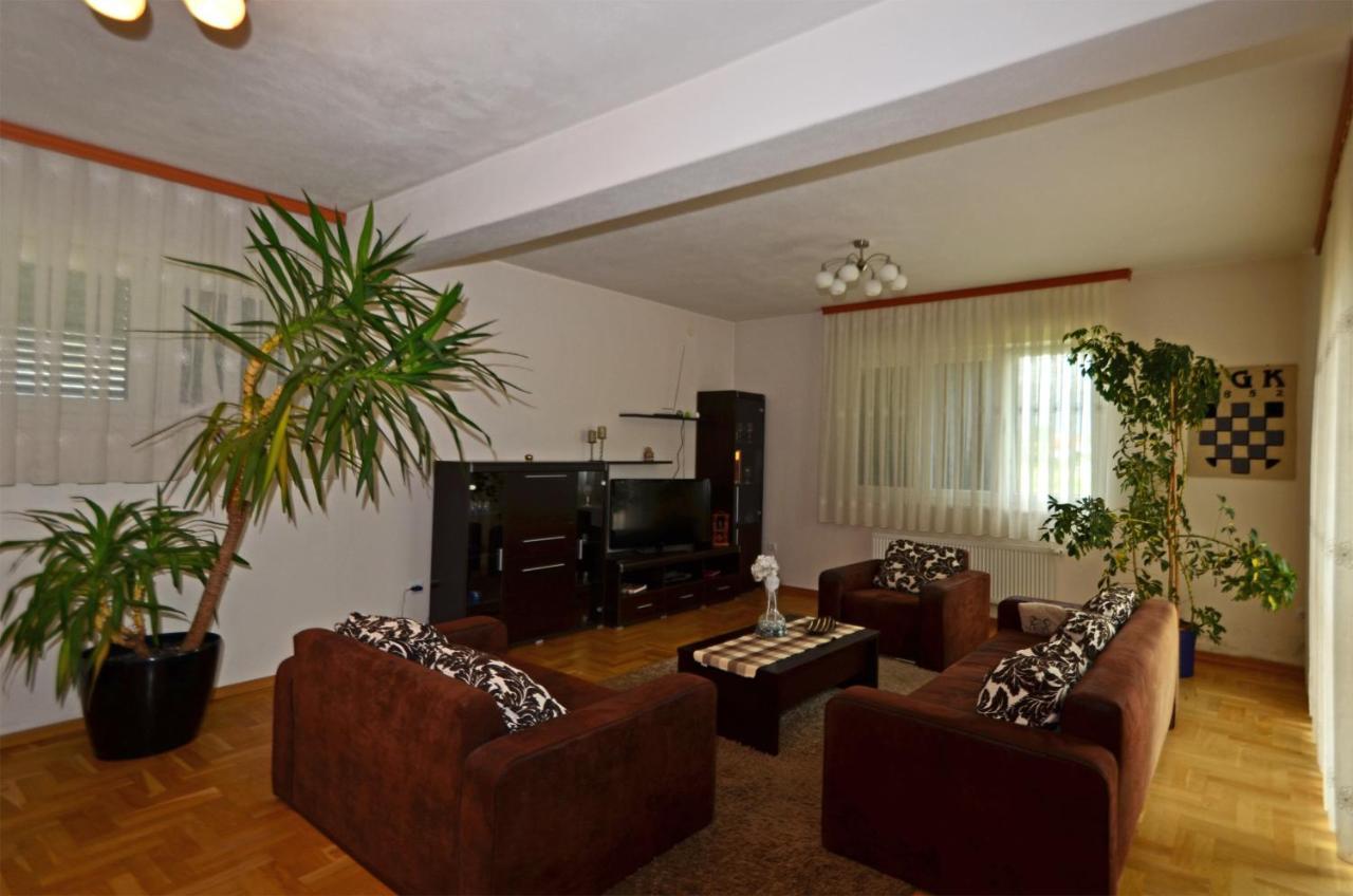 Rooms Leda Vrlika Zewnętrze zdjęcie